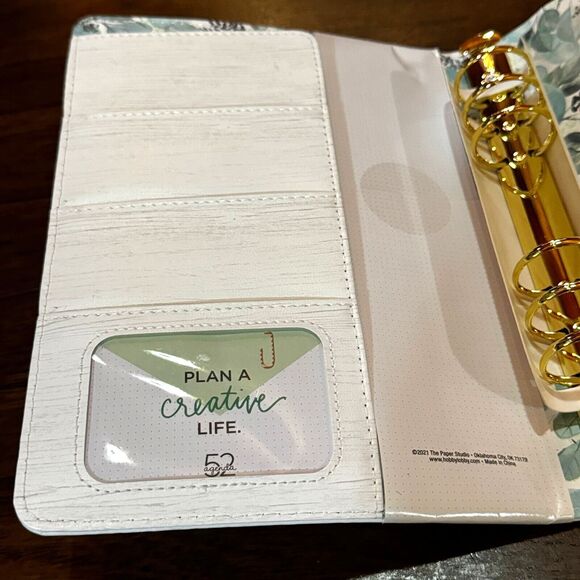 Agenda 52 6 Ring Planner Binder Pockets 7.5 x 9.5 inches Faux Wood White Washed - Picture 5 of 7